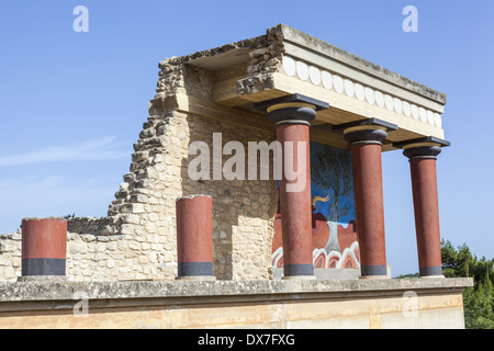 L'entrata nord, raffigurante la carica bull affresco, il Palazzo di Cnosso, Cnosso, Creta, Grecia Foto Stock