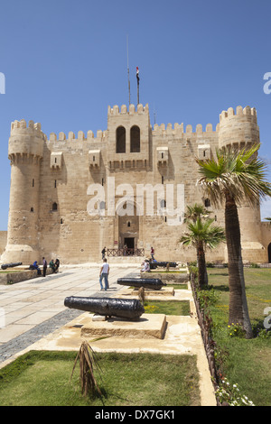 Cittadella di Qaitbay, noto anche come fortezza di Qaitbay, Alessandria, Egitto Foto Stock