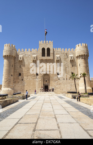 Cittadella di Qaitbay, noto anche come fortezza di Qaitbay, Alessandria, Egitto Foto Stock