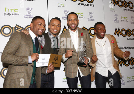 Marvin Humes, Oritse William, Aston Merrygold e Jonathan 'JB' Gill di JLS MOBO Awards 2012 tenutasi presso l'Echo Arena - Sala stampa - Liverpool, in Inghilterra - 03.11.12 dotate: Marvin Humes,Oritse William,Aston Merrygold e Jonathan 'JB' Gill di JLS Dove: Liverpool, Regno Unito quando: 03 Nov 2012 Foto Stock