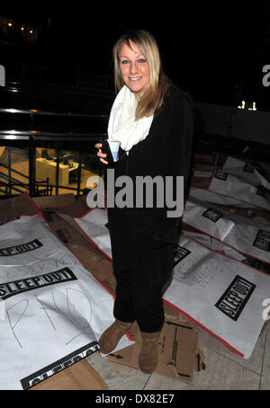 Chloe Madeley 'Sleep fuori 2012' in aiuto di Centrepoint London, England - 08.11.12 con: Chloe Madeley dove: Londra, Regno Foto Stock