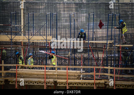 Il Cairo, Egitto. Xvii Mar, 2014. Una vista generale mostra il cantiere per la costruzione della grande Museo Egizio, Giza, Egitto, 17 marzo 2014. Il costo totale di costruzione del museo è di 350 milioni di dollari e si prevede di attirare ogni anno 3 milioni di visitatori quando aperto nel 2015. © Nameer Galal/NurPhoto/ZUMAPRESS.com/Alamy Live News Foto Stock