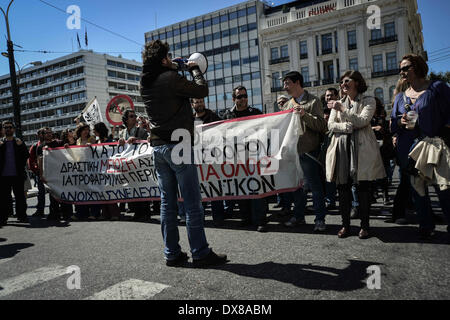 Atene, Grecia. Xix Mar, 2014. Ministeri, uffici fiscali e molte scuole rimangono chiuse per 48 ore su Mercoledì, 19 marzo e giovedì, Marzo 20th. Fino alla fine del 2014 almeno 11.000 dipendenti dello stato perderanno il loro posto di lavoro a causa di licenziamenti nel settore pubblico. Credito: Wassilis Aswestopoulos/NurPhoto/ZUMAPRESS.com/Alamy Live News Foto Stock