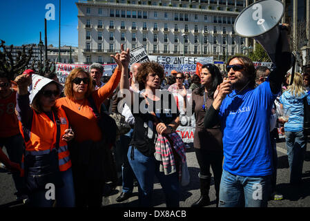 Atene, Grecia. Xix Mar, 2014. Ministeri, uffici fiscali e molte scuole rimangono chiuse per 48 ore su Mercoledì, 19 marzo e giovedì, Marzo 20th. Fino alla fine del 2014 almeno 11.000 dipendenti dello stato perderanno il loro posto di lavoro a causa di licenziamenti nel settore pubblico. Credito: Wassilis Aswestopoulos/NurPhoto/ZUMAPRESS.com/Alamy Live News Foto Stock