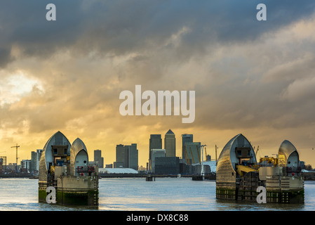 Il Tamigi barriera alimentare sul Fiume Tamigi, East London Foto Stock