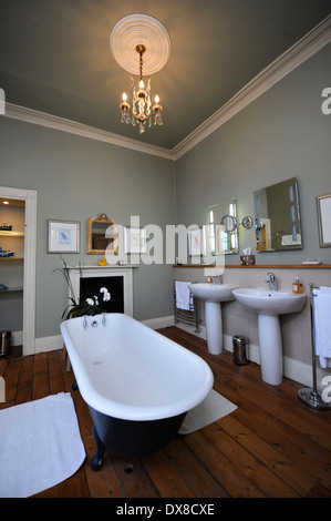 Un bagno di lusso in una townhouse REGNO UNITO Foto Stock