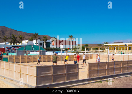 Palla spiaggia corte, Playitas Aparthotel motivi, Las Playitas, Fuerteventura, Isole Canarie, Spagna, Europa Foto Stock