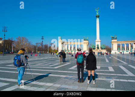 Hosok tere la piazza degli Eroi, Varosliget parco della città, Budapest, Ungheria, Europa Foto Stock