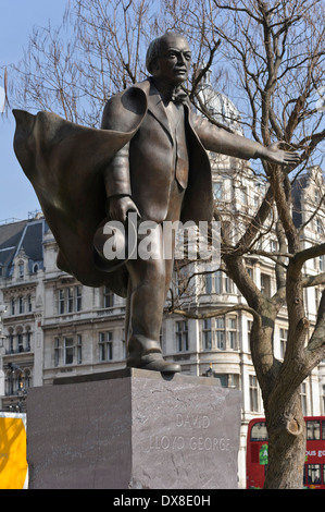 David Lloyd George Primo Ministro statua in piazza del Parlamento, Londra, Inghilterra, Regno Unito. Foto Stock