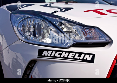 Un nuovo marchio Citroen SP sports-car del 'Total World Rally Team' al di fuori della Alistair Fleming car showroom di Dundee. Regno Unito Foto Stock