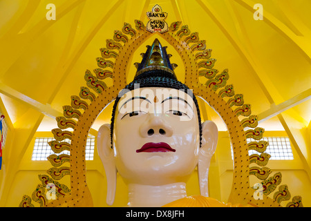 Statua in Kuil Buddha Gaya Sakya Muni tempio in Singapore Foto Stock