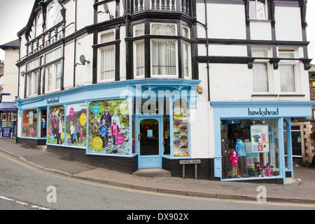 Hawkshead famiglia outdoor outfitter shop a Bowness on Windermere Foto Stock