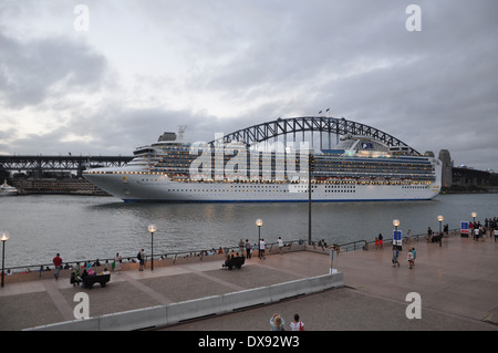 Diamond Princess nel porto di Sydney Foto Stock