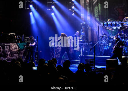 Toronto, Ontario, Canada. 20 Mar, 2014. American progressive metal/rock band 'Dream Theatre' eseguita sold out show alla Massey Hall di Toronto. I membri della band: JOHN MYUNG, Giovanni Petrucci, JAMES LABRIE, Jordan Rudess, Mike Mangini Credit: Igor Vidyashev/ZUMAPRESS.com/Alamy Live News Foto Stock