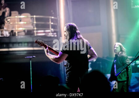 Toronto, Ontario, Canada. 20 Mar, 2014. American progressive metal/rock band 'Dream Theatre' eseguita sold out show alla Massey Hall di Toronto. I membri della band: JOHN MYUNG, Giovanni Petrucci, JAMES LABRIE, Jordan Rudess, Mike Mangini Credit: Igor Vidyashev/ZUMAPRESS.com/Alamy Live News Foto Stock