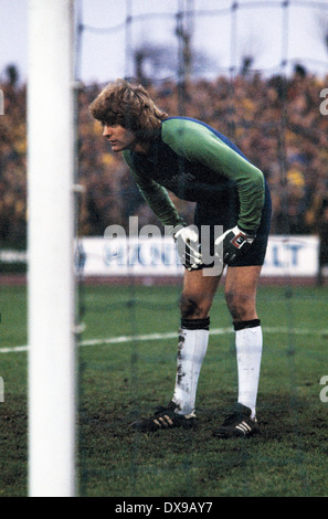 Calcio, Bundesliga, 1979/1980, Wedau Stadium, MSV Duisburg contro il Borussia Dortmund 1:0, scena del match, custode Eike Immel (BVB) Foto Stock