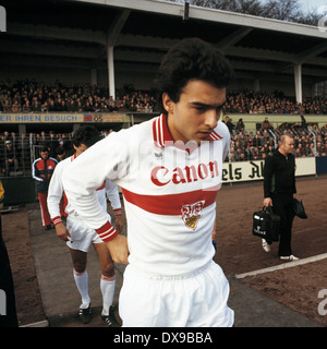 Calcio, Bundesliga, 1979/1980, Grotenburg Stadium, FC Bayer 05 Uerdingen versus VfB Stoccarda 4:2, il rodaggio del team, Hans Mueller (Stoccarda) Foto Stock