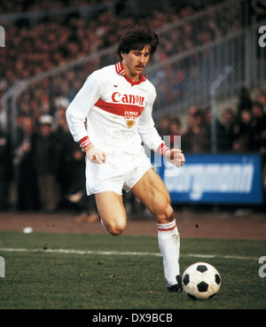 Calcio, Bundesliga, 1979/1980, Grotenburg Stadium, FC Bayer 05 Uerdingen versus VfB Stoccarda 4:2, scena del match, Walter Kelsch (Stoccarda) in possesso palla Foto Stock