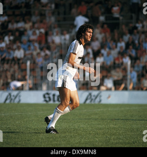 Calcio, Bundesliga, 1980/1981, Ruhr Stadio, VfL Bochum versus Eintracht Francoforte 2:0, scena del match, Bruno Pezzey (Eintracht) Foto Stock