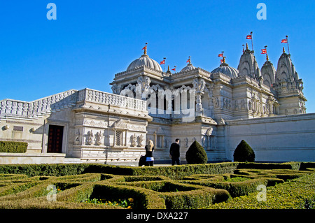 BAPS Shri Swaminarayan Mandir (l'Neasden Tempio), Neasden, London Borough of Brent, London, England, Regno Unito Foto Stock