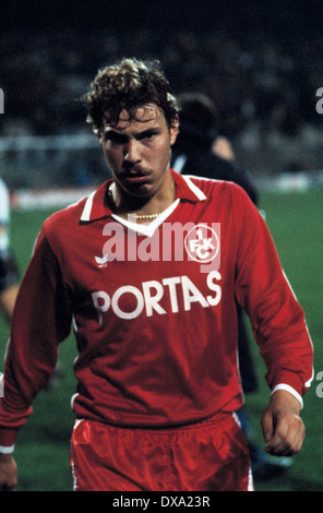 Calcio, Bundesliga, 1982/83, Ruhr Stadio, VfL Bochum contro 1. FC Kaiserslautern 1:1, fine del gioco, lasciando, Axel Brummer (FCK) Foto Stock