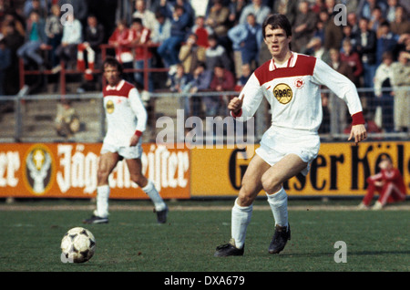 Calcio, Bundesliga, 1983/1984, Ulrich Haberland Stadium, Bayer 04 Leverkusen contro Fortuna Duesseldorf 2:0, scena del match, Petur Ormslev (Fortuna) Foto Stock