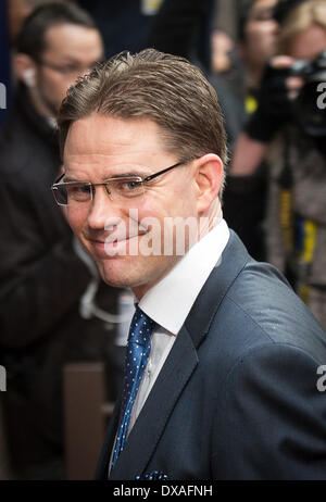 Bruxelles, BXL, Belgio. Xxi Mar, 2014. Primo ministro finlandese Jyrki Katainen arriva all'inizio del secondo giorno della molla responsabile europeo del Vertice degli Stati dell'UE la sede del consiglio a Bruxelles, in Belgio il 21.03.2014 l'Unione europea e i suoi Stati membri e l'Ucraina a firmare le disposizioni politiche dell'accordo di associazione. Il Consiglio europeo esorta il Consiglio e il Parlamento europeo ad adottare rapidamente la proposta per rimuovere temporaneamente i dazi doganali, cosiddette misure commerciali autonome, sulle esportazioni ucraine per l'Unione europea. Credito: ZUMA Press, Inc./Alamy vivere N Foto Stock