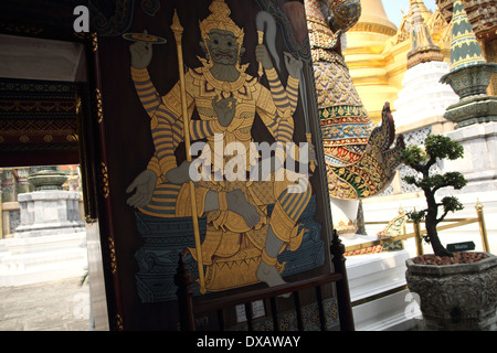 Antica Ramayana carta murale al Grand Palace tempio a Bangkok, in Thailandia Foto Stock