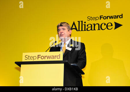 Belfast, Irlanda del Nord. 22 mar 2014 - Alleanza di presidente del partito, Billy Webb, parla alla conferenza 2014 Credit: stephen Barnes/Alamy Live News Foto Stock