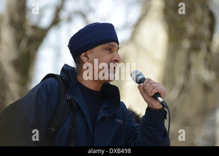 Londra Inghilterra, 22 marzo 2014 : migliaia di manifestanti da tutte le nazionalità united we stand fino alla lotta contro il razzismo e il fascismo in cantiere del Parlamento europeo a Londra. Foto di vedere Li/ Alamy Live News Foto Stock