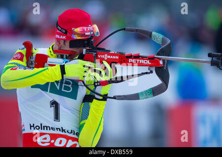 Oslo, Norvegia. Il 22 marzo 2014. E.sulla Coppa del Mondo di Biathlon 2014 Jakov Fak di Slovenia compete in uomini 12,5 km inseguimento durante la Coppa del Mondo di Biathlon a Holmenkollen a Oslo, Norvegia. Credit: Azione Plus immagini di sport/Alamy Live News Foto Stock