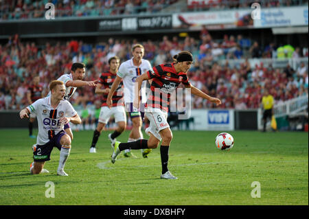 Sydney, Australia. 23 Mar, 2014. Wanderers centrocampista J&#xe9;Roma punteggi Polenz durante la Hyundai una partita del campionato tra Western Sydney Wanderers FC e Perth FC dalla Pirtek Stadium, Parramatta. Il Wanderers vinto 3-0. Credito: Azione Sport Plus/Alamy Live News Foto Stock