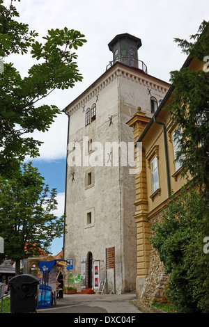 Vista della Torre Lotrscak, torre fortificata si trova nella parte vecchia di Zagabria chiamato Gradec. Foto Stock