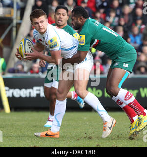 Leicester, Regno Unito. 23 Mar, 2014. Henry Slade di Exeter Chiefs in azione durante la Aviva Premiership partita di rugby tra Leicester Tigers e Exeter a Welford Road Credito: Azione Sport Plus/Alamy Live News Foto Stock