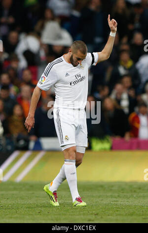 Madrid, Spagna. Il 23 marzo 2014. La Liga Calcio, Real Madrid contro il Barcellona. " El Classico" a Santiago Bernabeu Stadium. La foto mostra Karim Benzema (francese in avanti del Real Madrid) celebra il suo team di credito obiettivo: Azione Plus immagini di sport/Alamy Live News Foto Stock