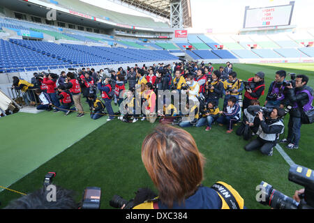 Saitama Stadium 2002, Saitama, Giappone. 23 Mar, 2014. Fotografi, Marzo 23, 2014 - Calcio /Soccer : 2014 J.League Division 1 tra Urawa Red Diamonds 1-1 Shimizu S-impulso a Saitama Stadium 2002, Saitama, Giappone. © YUTAKA AFLO/sport/Alamy Live News Foto Stock