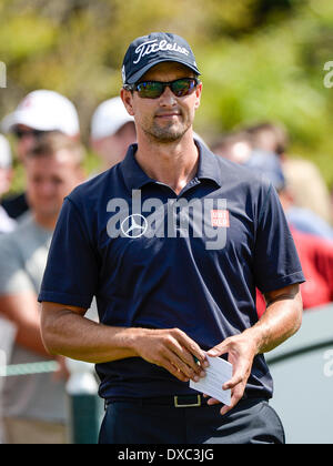 Orlando, Florida, Stati Uniti d'America. Marzo 23, 2014. Adam Scott #7 tee durante il round finale golf azione di Arnold Palmer Invitational presentato da Mastercard tenutasi a Arnold Palmer il Bay Hill Club & Lodge di Orlando, FL Credito: Cal Sport Media/Alamy Live News Foto Stock