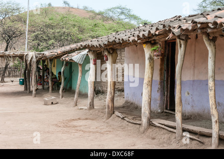 Yapatera villaggio nel nord del Perù. architettura tradizionale. Foto Stock