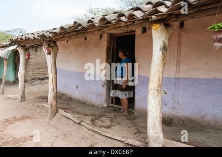 Yapatera villaggio nel nord del Perù. architettura tradizionale. Foto Stock