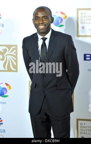 Fabrice Muamba BT British Olympic sfera mantenuta al Grosvenor House - Arrivi. Londra, Inghilterra - 30.11.12 con: Fabrice Mu Foto Stock