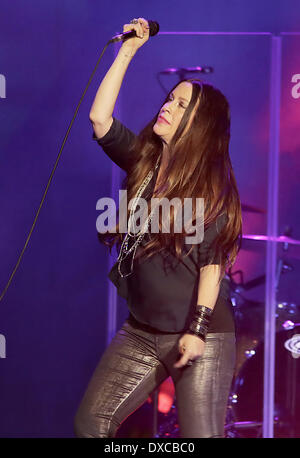 Alanis Morissette effettuando al Liverpool Echo Arena Liverpool, in Inghilterra - 30.11.12 con: Alanis Morissette dove: Live Foto Stock