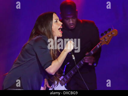 Alanis Morissette effettuando al Liverpool Echo Arena Liverpool, in Inghilterra - 30.11.12 con: Alanis Morissette dove: Live Foto Stock
