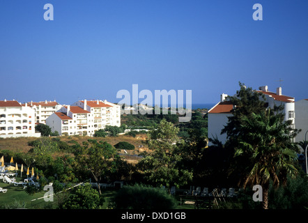 Vista su appartamenti e case a Albufeira Algarve Portogallo Foto Stock