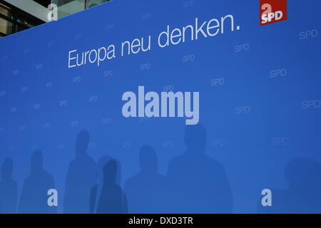 Berlino, Germania. Mars 24th, 2014.Dichiarazione sulla politica energetica con Sigmar GABRIEL, SPD Chief e Miniter dell economia, e Hannelore Kraft,Ministropresidente della Renania settentrionale-Vestfalia e Malu Dreyer, Ministropresidente della Renania Palatinato, e il Vice Primo Ministro del Baden-WŸrttemberg Nils Schmid a Willy-Brandt-Haus a Berlino. / Immagine: DOCUP Foto Stock