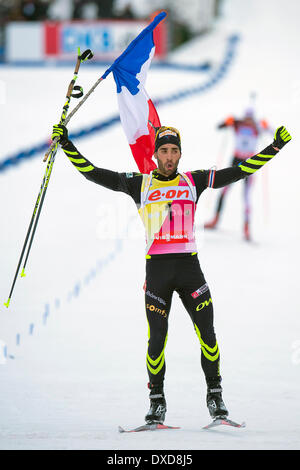 Oslo, Norvegia. 24 Mar, 2014. L'E.sulla Coppa del Mondo di Biathlon 2014 Martin Fourcade della Francia vincitore dell'uomo 15 chilometro mass start durante la Coppa del Mondo di Biathlon a Holmenkollen a Oslo, Norvegia. Credit: Azione Plus immagini di sport/Alamy Live News Foto Stock