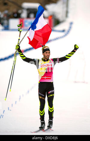 Oslo, Norvegia. 24 Mar, 2014. L'E.sulla Coppa del Mondo di Biathlon 2014 Martin Fourcade della Francia vincitore dell'uomo 15 chilometro mass start durante la Coppa del Mondo di Biathlon a Holmenkollen a Oslo, Norvegia. Credit: Azione Plus immagini di sport/Alamy Live News Foto Stock