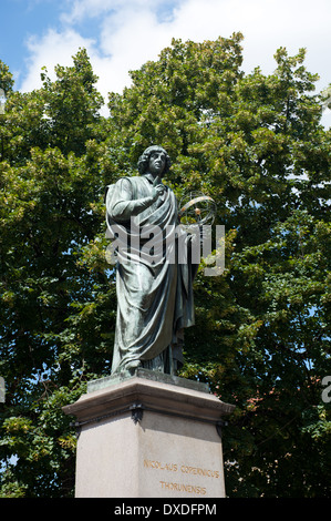 Statua di Nicolas Copernico di Toruń, Kuyavian-Pomeranian voivodato, Polonia Foto Stock