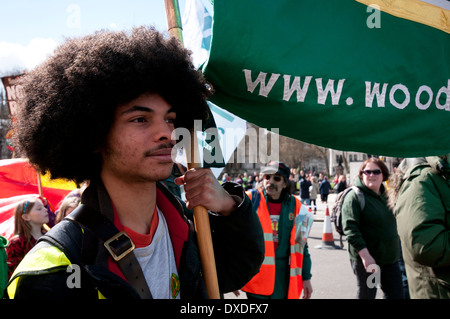 Sulle NAZIONI UNITE Anti-Racism giorno migliaia marzo a Londra per la giornata europea di azione contro il razzismo e la colpevolizzazione degli immigrati. Foto Stock