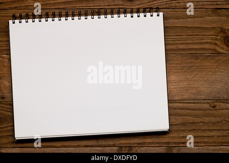 Filo bianco legato scrapbook in orientamento orizzontale con spazio per l'inserimento del vostro gli elementi di design Foto Stock