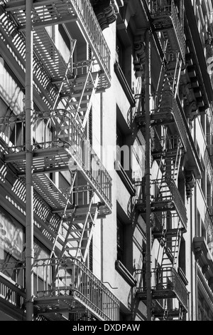 Fire fuoriesce sul condominio, San Francisco, California, Stati Uniti d'America Foto Stock